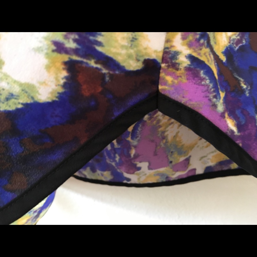 Abstract Pattern U-Neck Polyester Blouse - image 6